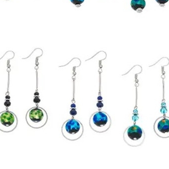 Green Glass Bead Circle Dangle Earring - Picture 3 of 3